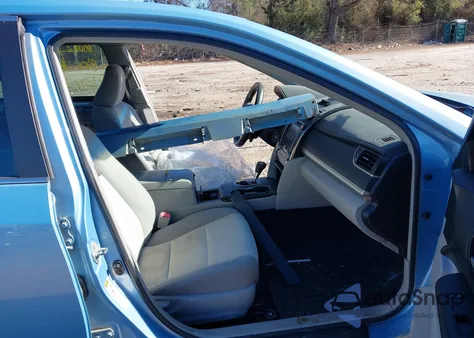 2013 Toyota Camry Le z USA, uszkodzony, nr VIN 4T1BF1FK2DU700134